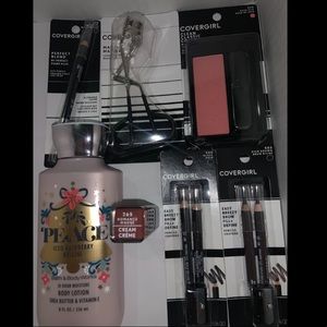 Bath & Body Works / Covergirl Bundle - Make Up / Lotion